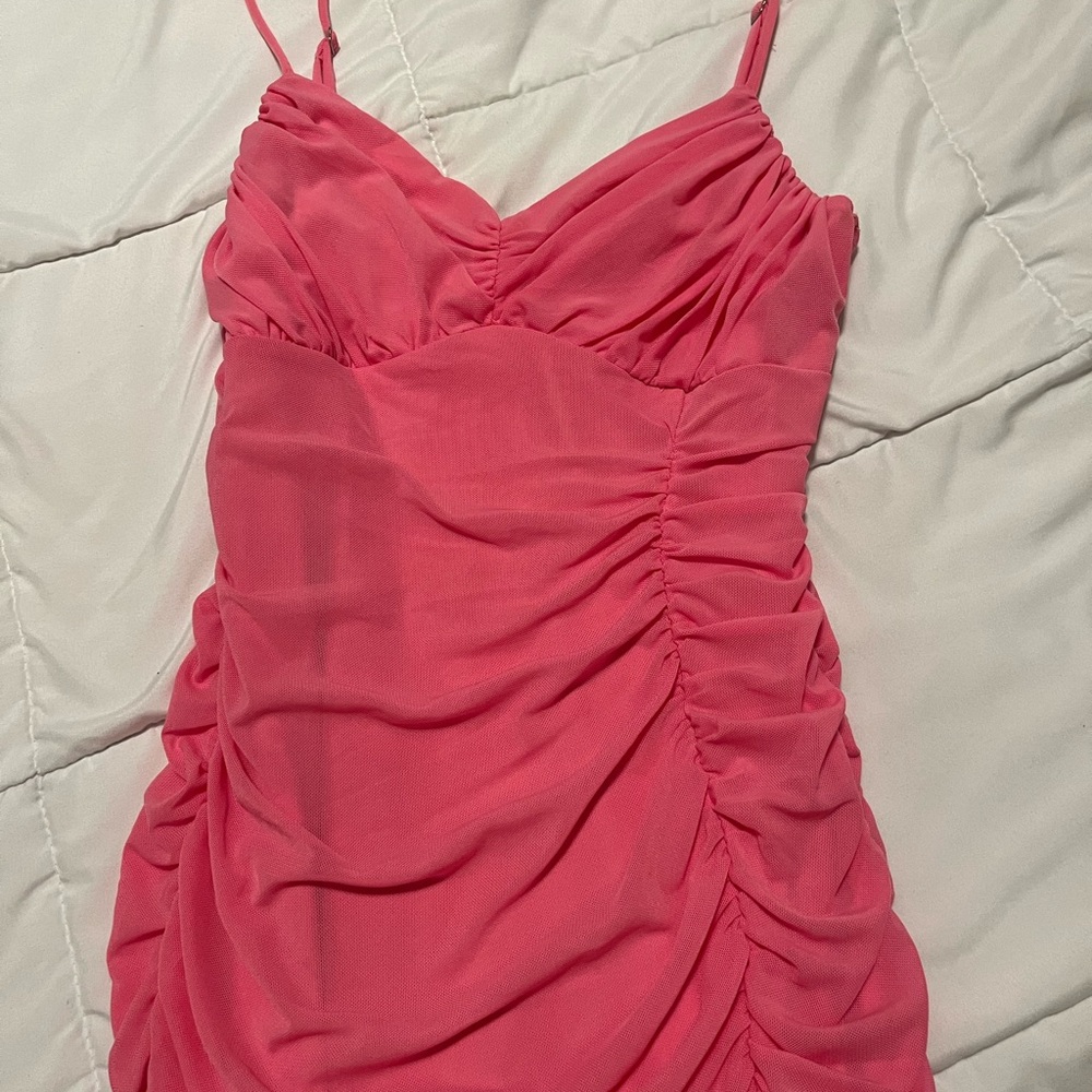 Pink homecoming dress. Women’s size medium. Never worn.